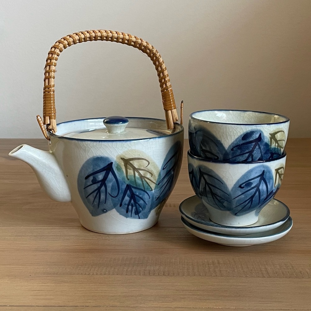 Vintage Japanese Teapot + 2 Matching Teacups & Plates - Leaf Design